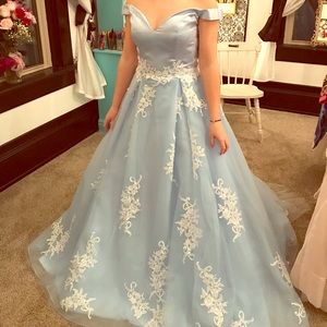 Elegant light blue ball gown!